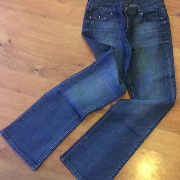 White House black market jeans - Picture 4 of 4